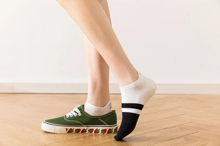 5 Pairs/lot Snoopy Socks Cotton Casual Warm Women Streetwear Kawaii Embroidery Socks Short Happy Ankle Breathable Sports Socks