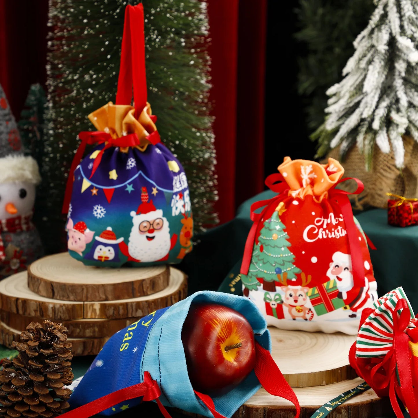 New Year Christmas Eve Apples Packaging Bag Velvet Drawstring Gift Bag Portable Handheld Candy Bag for Kids Gifts Bag