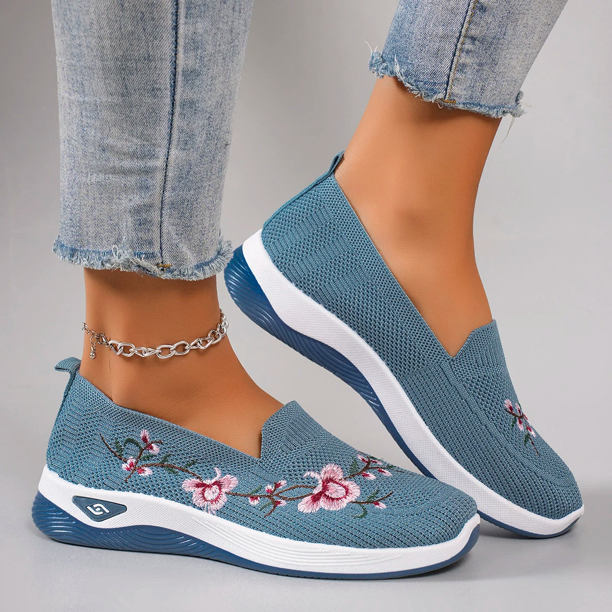 Spring and Autumn New Women's Sports Shoes Fashionable Breathable Lightweight Non-Slip Wear-Resistant Casual Sports Shoes Flat Shoes Loafers
