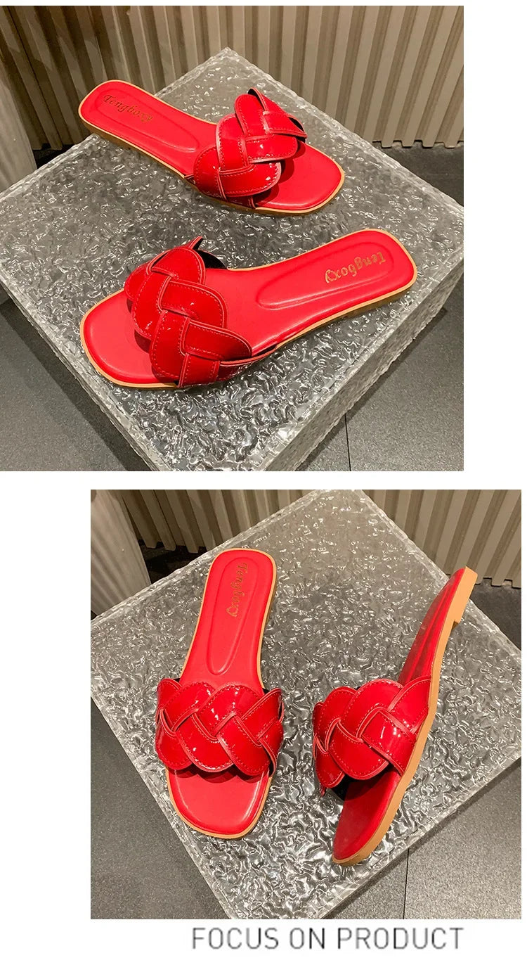 Summer 2025 New Women's Slippers Summer Square Toe Flat Shoes Women's Wide Version Slippers Sandals Outdoor Daily Casual Shoes