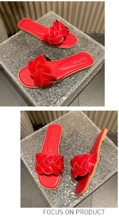 Summer 2025 New Women's Slippers Summer Square Toe Flat Shoes Women's Wide Version Slippers Sandals Outdoor Daily Casual Shoes