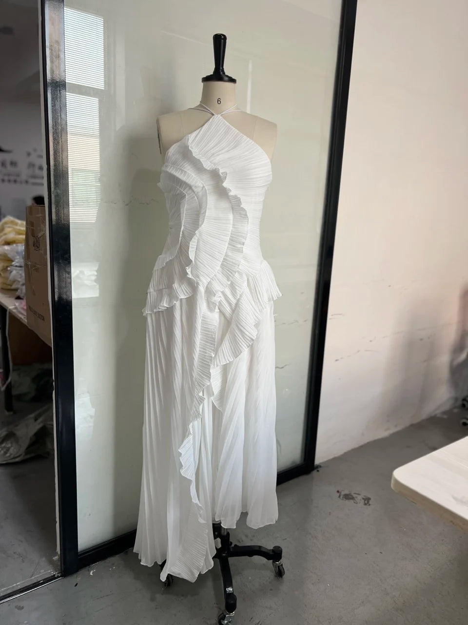 Chic pleated halter neck long vacation dress high quality purple strapless Lotus Edge Maxi Dress 2025 New Lady Vacation Gowns