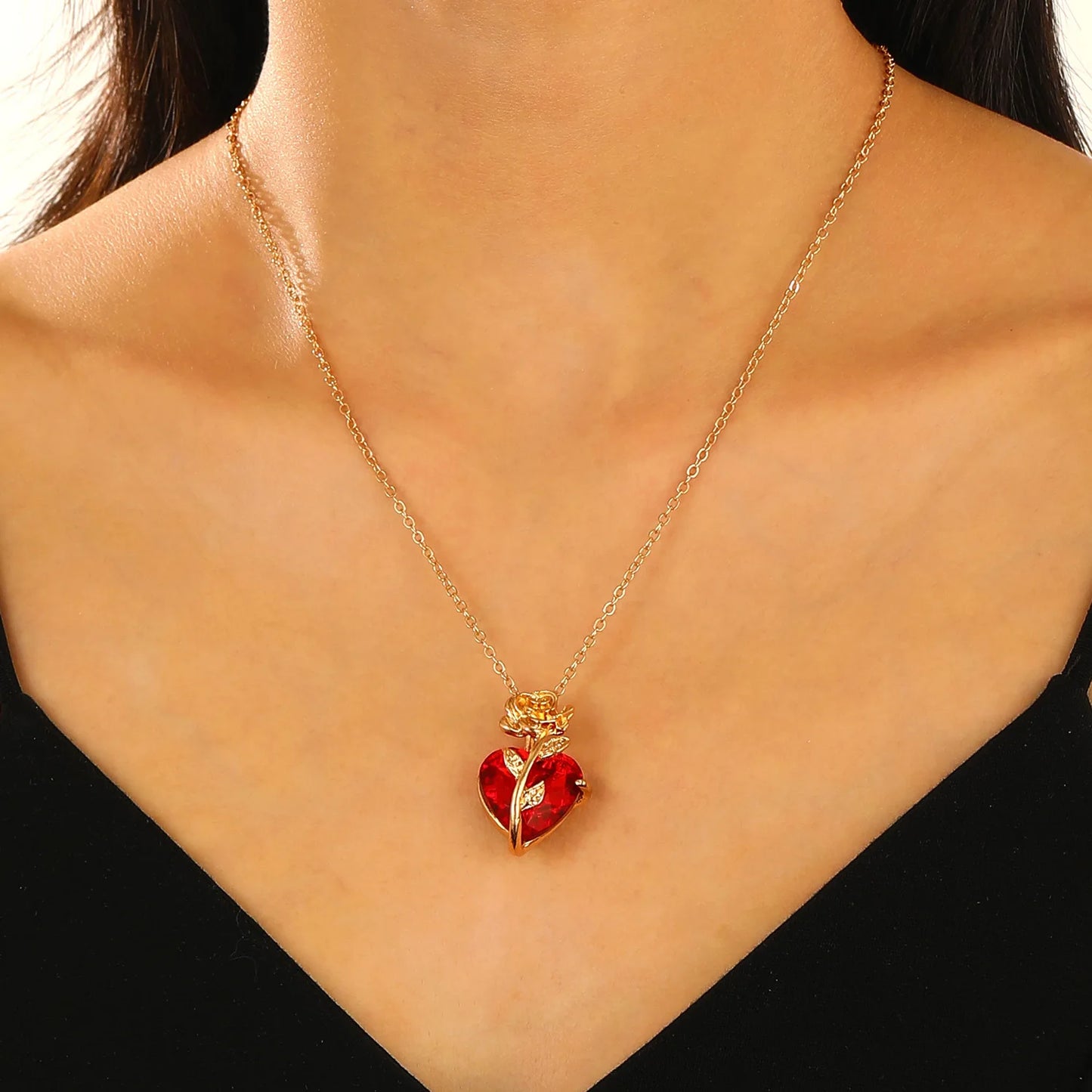 Gothic Dark Love Rose Heart Pendant Necklace For Women Flower Collarbone Chain For Halloween Party Jewelry Accessories Wholesale