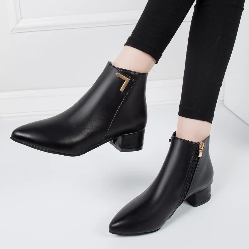 2025 New Autumn and Winter New Ankle Boots Thick Heel Pointed Toe Women Short Boots Fashion Leather Slim Boots Women Size42 Q233