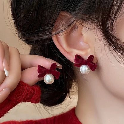 2024 New Fashion Flocking Bowtie Pearl Pendant Earrings French Retro Bowknot Girl Ear Stud Velvet Bow New Year Earring Jewelry