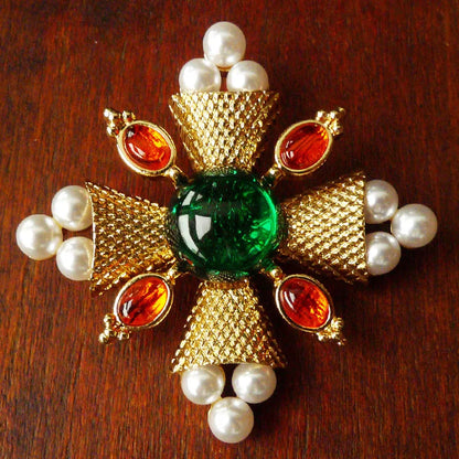 Vintage Enamel Cross Embossed Brooch Pearl Rhinestone High Sense Women's Pin Suitable for Women's Wedding Party Jewelry