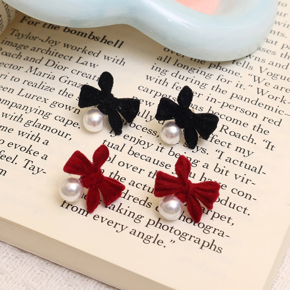 2024 New Fashion Flocking Bowtie Pearl Pendant Earrings French Retro Bowknot Girl Ear Stud Velvet Bow New Year Earring Jewelry