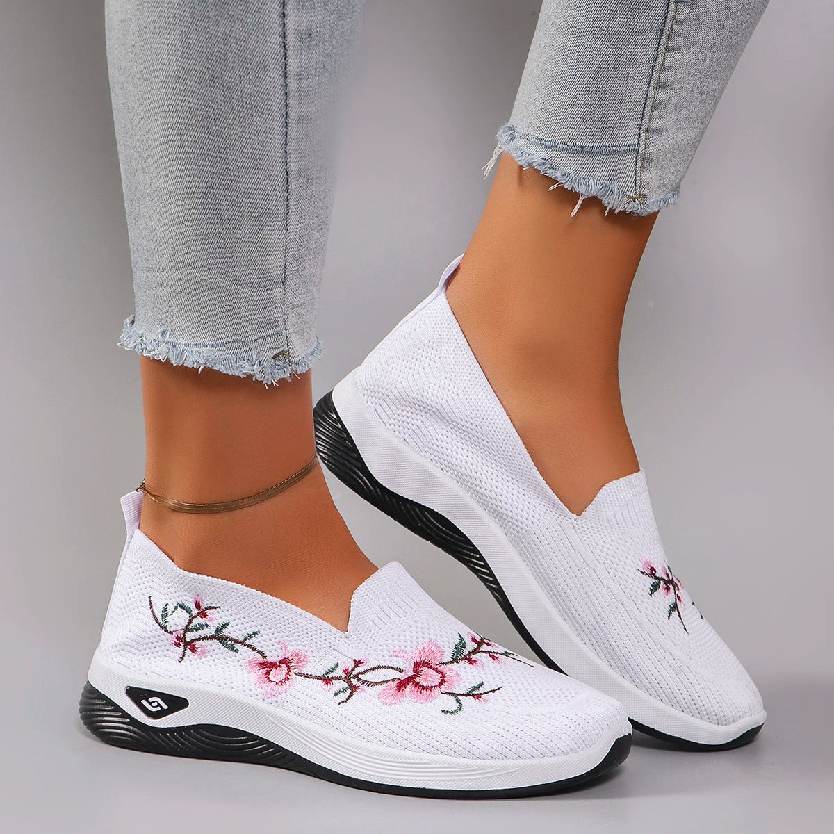 Spring and Autumn New Women's Sports Shoes Fashionable Breathable Lightweight Non-Slip Wear-Resistant Casual Sports Shoes Flat Shoes Loafers