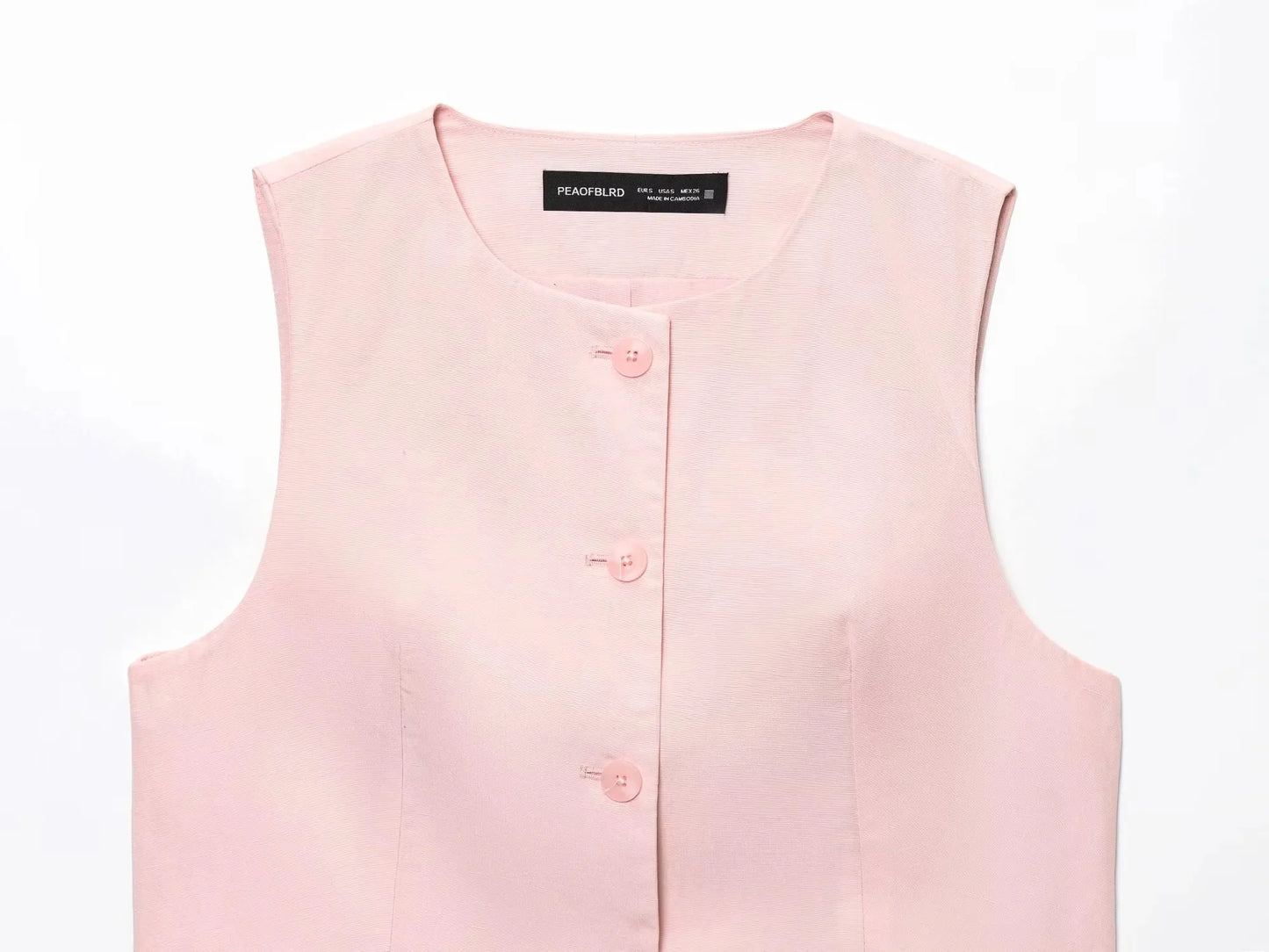 Elegant EtherealBe casual chic office lady pantsuit in soft pink for a stylish work look