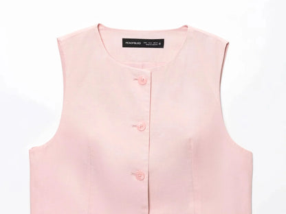 Elegant EtherealBe casual chic office lady pantsuit in soft pink for a stylish work look