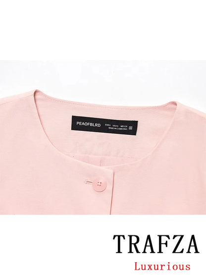 EtherealBe casual chic office lady pantsuit in soft pink fabric with stylish button detail