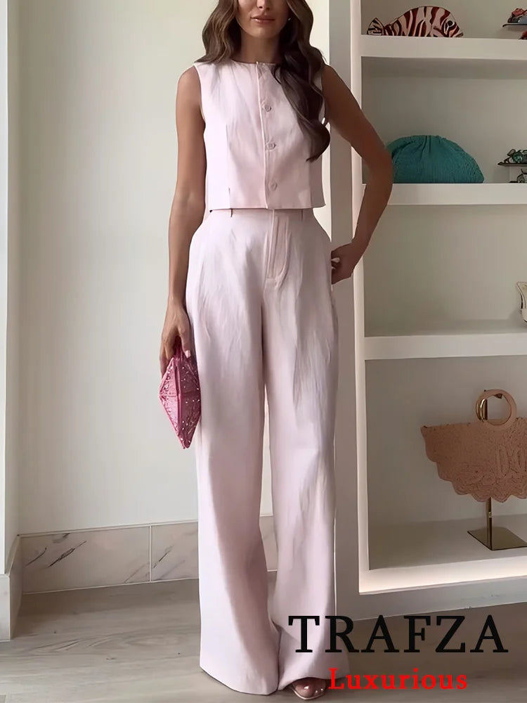 EtherealBe casual chic office pantsuit in soft pink with a sleeveless top and wide-leg trousers