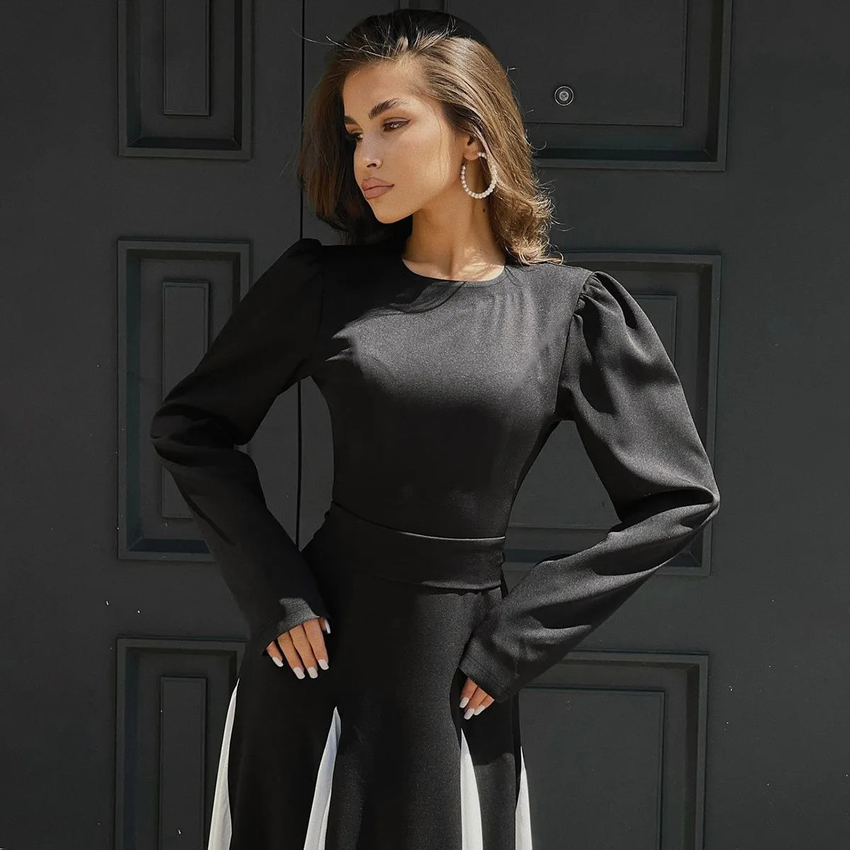EtherealBe contrasting color mid-waist dress with long sleeves and elegant silhouette