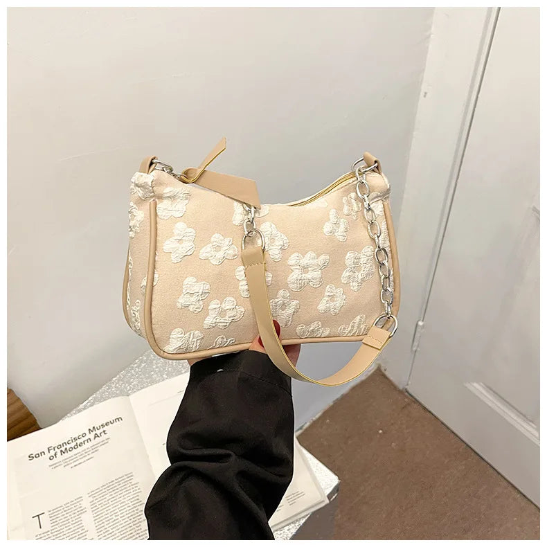 EtherealBe fashion felt shoulder bag for women with a stylish chain strap and floral design