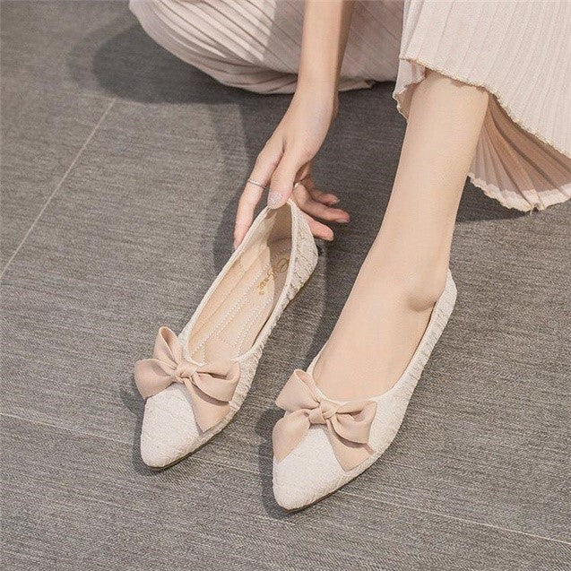 Daphne along Recommendation Sharp point Single shoes Flat bottom 2021 new pattern bow soft sole Step in Doug shoes Big size Women's Shoes