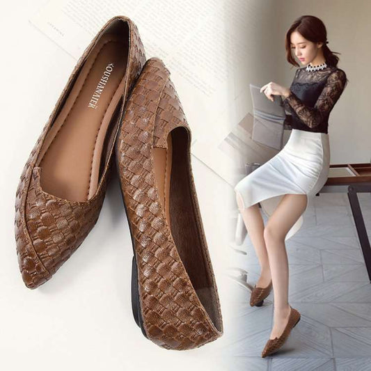 2018 Spring Harajuku Single shoes female Korean version  Shallow mouth Doug shoes Sharp point non-slip Versatile Lazy shoes Women's Shoes