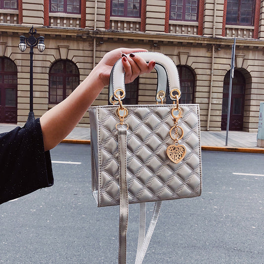 Fashion Brand Diana Bag 2022 Pu Leather Women Luxury Designer Handbag Hardware Pendant Shoulder Messenger Bag Clutch Purse Tote